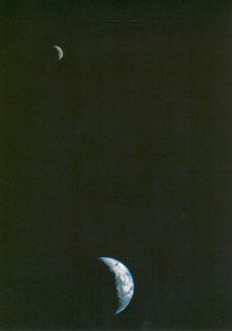 This picture of the Earth and Moon in a single frame, the first of its kind ever taken by a spacecraft, was recorded September 18, 1977, by NASAs Voyager 1 when it was 7.25 million miles (11.66 million kilometers) from Earth. 